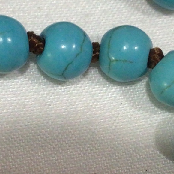 Long turquoise, glass bead necklace with wooden tooth - Picture 4 of 5